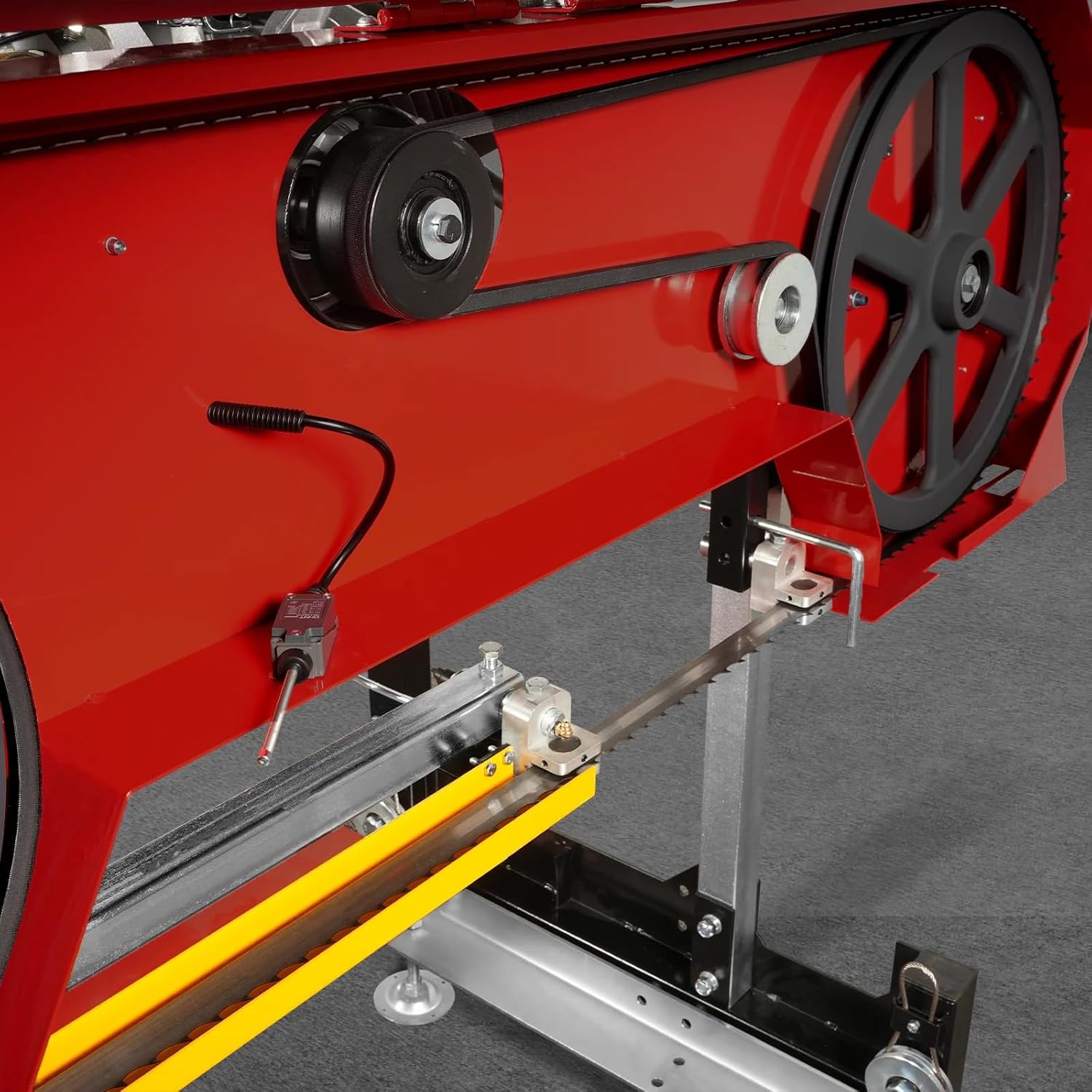 MechMaxx 32" Portable Sawmill (5 x Blades Included), KOHLER CH440 429cc 14HP E-Start Gasoline Engine,26.5" Board Width,20' Track Length (13' Track Length + 6.6' Track Extension Included),Model SM32