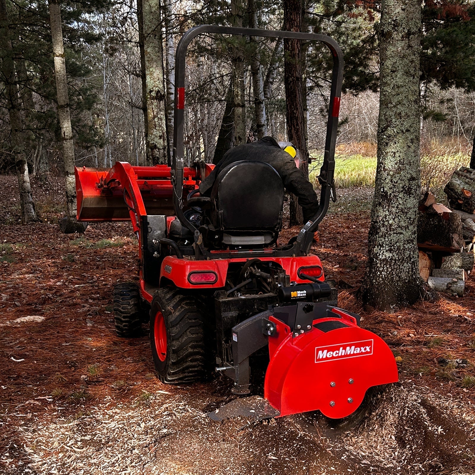 3 Point Hitch PTO Stump Grinder with 34 Carbide Teeth (PTO Shaft Included with Clutch),  for 15-45HP Tractor,  SG24